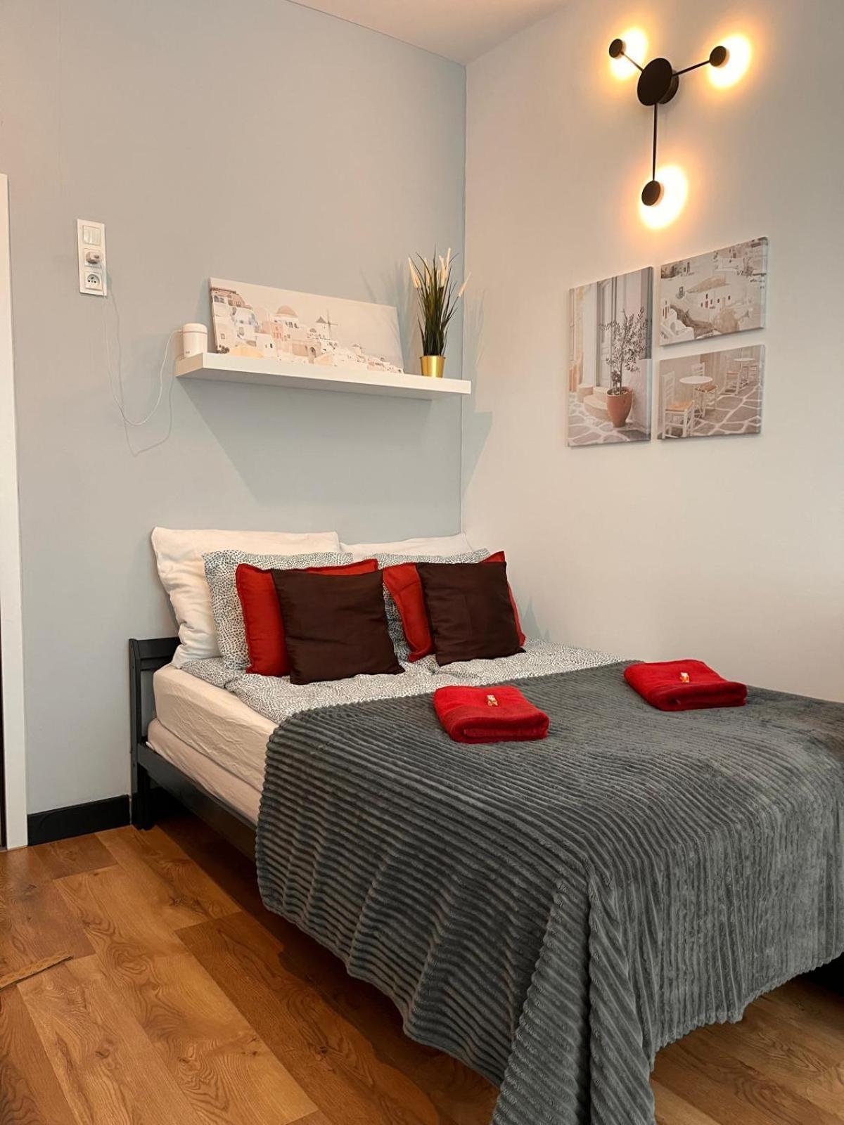 Super 1 Bed Room Condo In Warszawa Center Экстерьер фото