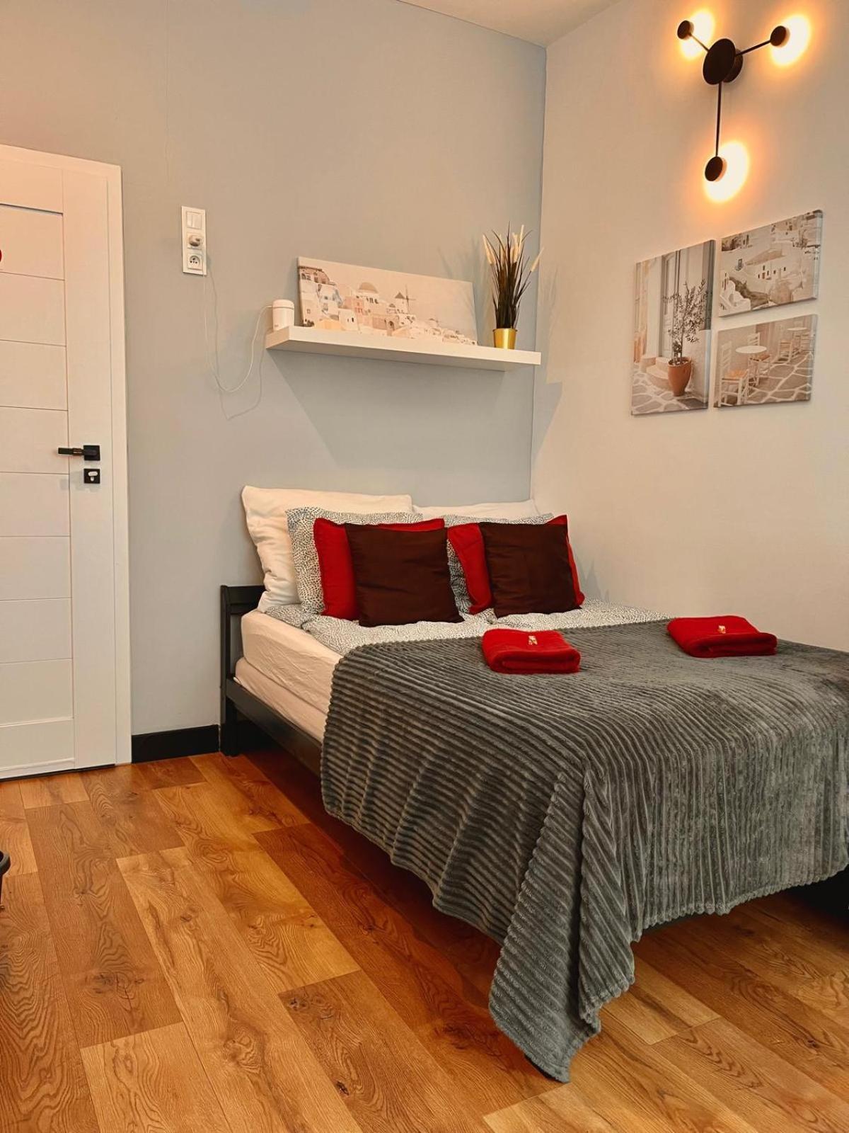 Super 1 Bed Room Condo In Warszawa Center Экстерьер фото