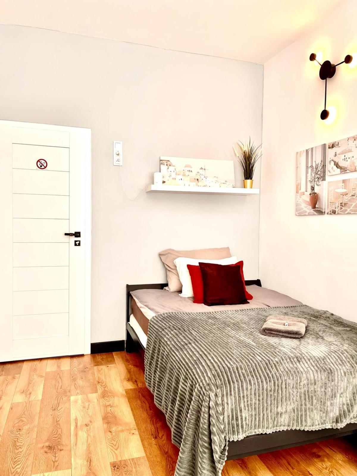 Super 1 Bed Room Condo In Warszawa Center Экстерьер фото